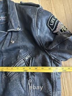 Veste de motard en cuir vintage des années 80 fabriquée aux États-Unis par Wilsons avec patch Harley Davidson de taille SM