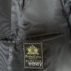 Veste de smoking Oxxford Clothes, faite à la main, taille 46L, avec col en pointe, pour dîner en smoking, à 2500$.